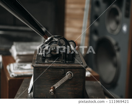Gramophone 111969421