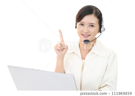 一個微笑的操作員 111969859