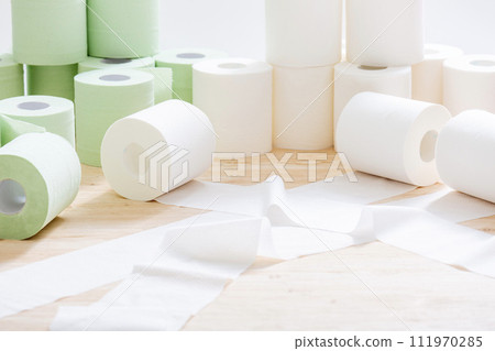 Studio shot of toilet paper 111970285
