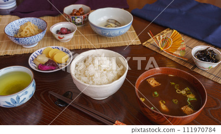 Japanese food image | Rice, miso soup (red soup stock), side dishes, green tea Japanese food image | Rice, miso soup (red soup stock), side dishes, green tea 111970784