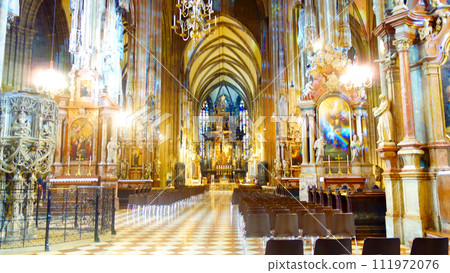 聖斯蒂芬大教堂雄偉美麗的祭壇 聖斯蒂芬大教堂雄偉美麗的祭壇 111972076