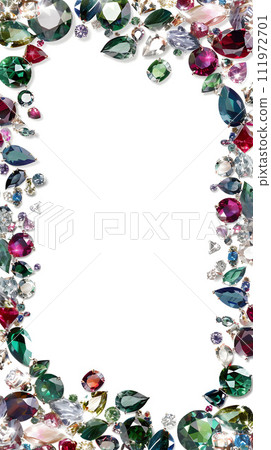 優雅的框架設計，飾有奢華的珠寶 111972701