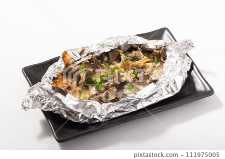 Maitake mushroom butter cheese grilled in foil Maitake mushroom butter cheese grilled in foil 111975005