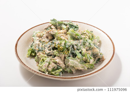 Rape flowers and mackerel (canned mackerel) dressed with mayonnaise Rape flowers and mackerel (canned mackerel) dressed with mayonnaise 111975096