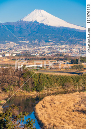 (Shizuoka Prefecture) Mt. Fuji in the early morning from Mt. Himori, Izu (Shizuoka Prefecture) Mt. Fuji in the early morning from Mt. Himori, Izu 111976586