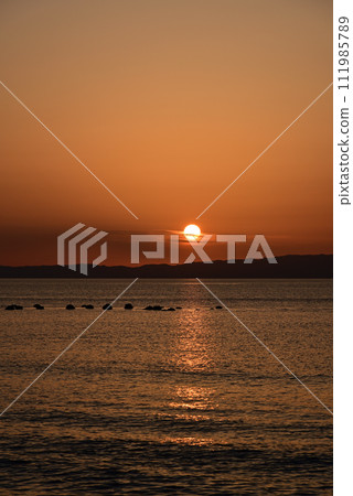 佐渡島上空的日落 佐渡島上空的日落 111985789