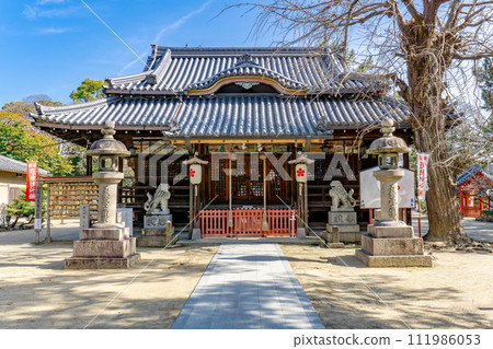 Sata Tenjin Shrine Worship Hall in Sata Nakamachi, Moriguchi City, Osaka Prefecture (Territory of Michizane Sugawara) 111986053