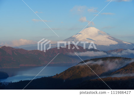 Spectacular sunrise view of Mt. Fuji from Daikanyama Observation Deck 111986427