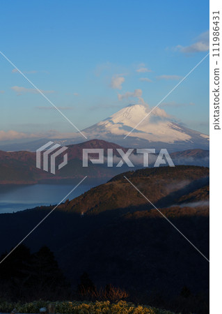 從代官山觀景台欣賞富士山壯麗的日出景色 111986431