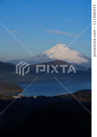 從代官山觀景台欣賞富士山壯麗的日出景色 從代官山觀景台欣賞富士山壯麗的日出景色 111986435