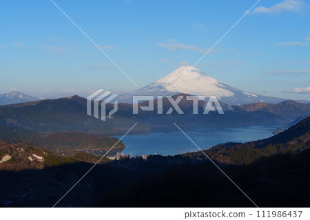 從代官山觀景台欣賞富士山壯麗的日出景色 111986437