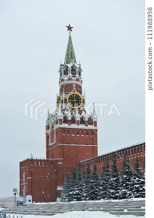 view of the Spasskaya Tower of the Kremlin on Red Square in Moscow 111988956