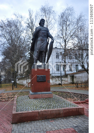monument to Alexander Nevsky near St. Nicholas Church in Vladimir 111989097