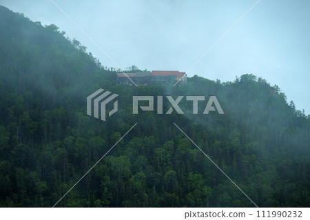 [Japanese mountain huts] Toyama Prefecture & Nagano Prefecture, Uchitateyama Mountain Range, Reiike Sanso (2019) 111990232