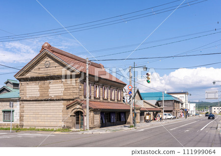 增毛町景觀,前商人住宅,本間丸一家族,明治時代鼎盛,外觀雄偉,象徵著增毛町的經濟發展,增毛旅遊業 增毛町景觀,前商人住宅,本間丸一家族,明治時代鼎盛,外觀雄偉,象徵著增毛町的經濟發展,增毛旅遊業 111999064