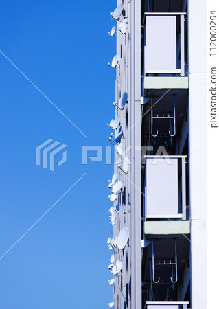 Satellite antenna installed in each apartment household Satellite antenna installed in each apartment household 112000294