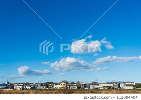 冬日晴朗的藍天 冬日晴朗的藍天 112004404
