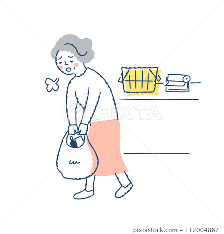A senior woman with a troubled expression because her shopping bags are heavy 112004862