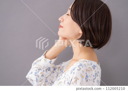 Beauty Women Gray Back Beauty Women Gray Back 112005210