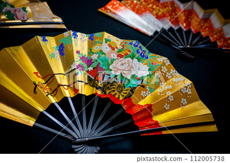 作為日本的傳統工藝品,如舞扇、舞蹈、裝飾品等,也非常美麗。也非常適合作為禮物。 作為日本的傳統工藝品,如舞扇、舞蹈、裝飾品等,也非常美麗。也非常適合作為禮物。 112005738