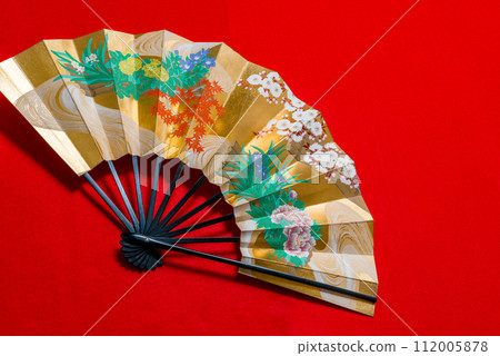It is also very beautiful as a traditional Japanese craft, such as dancing fans, dances, and ornaments. Also perfect as a gift. It is also very beautiful as a traditional Japanese craft, such as dancing fans, dances, and ornaments. Also perfect as a gift. 112005878