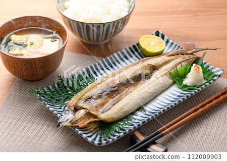 新鮮烤秋刀魚(隔夜乾燥) 新鮮烤秋刀魚(隔夜乾燥) 112009903