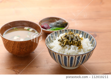 Pickled mustard greens on hot rice (Mentai Takana) Pickled mustard mustard greens 112010211