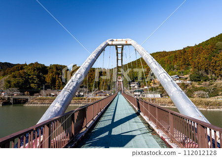 The Bridge of Dreams as seen from near the Tenryu Aizu Hanatomo no Sato roadside station in Hamamatsu City (Shizuoka Prefecture) The Bridge of Dreams as seen from near the Tenryu Aizu Hanatomo no Sato roadside station in Hamamatsu City (Shizuoka Prefecture) 112012128