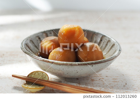 Boiled taro 112013260