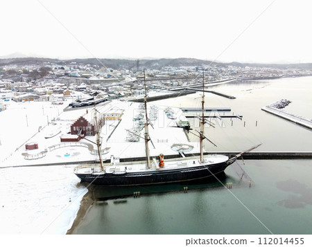 Photographing the scenery of Esashi Port Marina and Kaiyo Maru in Esashi Town, Hokkaido in early spring 112014455