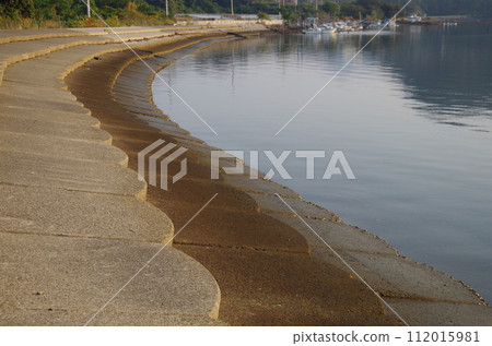 寧靜的海灣景觀 寧靜的海灣景觀 112015981