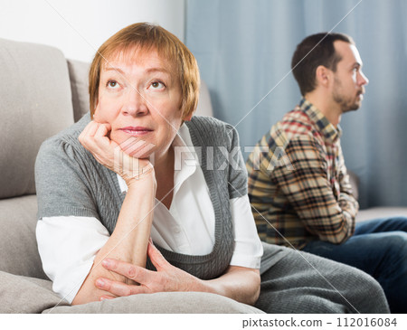 Elderly mother and son quarrel 112016084