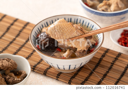 shiitake mushroom chicken soup shiitake mushroom chicken soup shiitake mushroom チキン 112016741