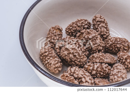 Cocoa Peanuts 112017644