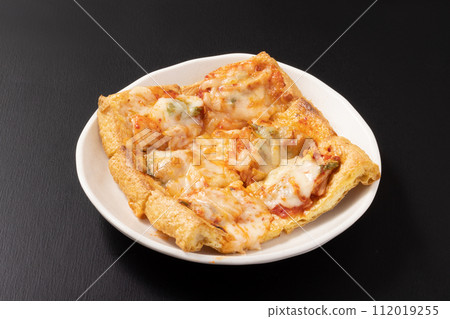 Fried tofu, grilled kimchi cheese 112019255