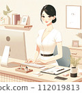 在辦公桌前工作的女人 112019813