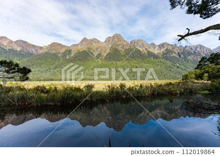 Mirror Lake in Milford Sound Mirror Lake in Milford Sound 112019864