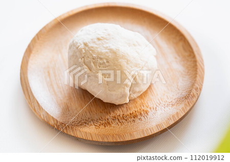 揉好的麵團 112019912