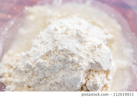 製作麵粉麵團 112019915