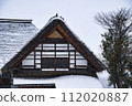 有雪的一個老私有房子 112020887