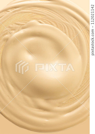 An image of a cream foundation that has a dense and soft impression that fits the skin and does not crumble. An image of a cream foundation that has a dense and soft impression that fits the skin and does not crumble. 112021142