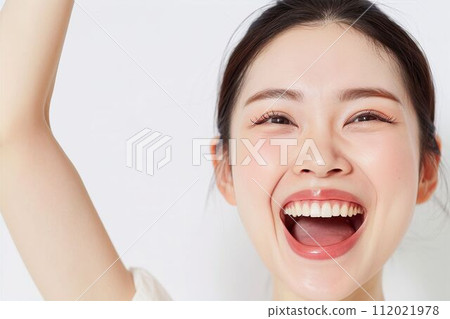 Portrait of a smiling Japanese woman cheering and cheering (white background, Olympics, Japan National Team, World Cup) Portrait of a smiling Japanese woman cheering and cheering (white background, Olympics, Japan National Team, World Cup) 112021978