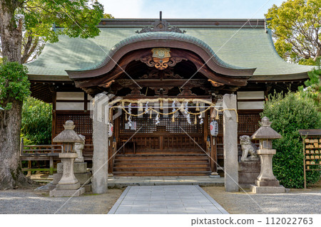 Tsushimabe Shrine (guardian deity of safe childbirth and childcare) in Kaneda-cho, Moriguchi City, Osaka Prefecture, worship hall 112022763