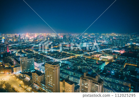 中國黑龍江省哈爾濱市龍塔夜景 中國黑龍江省哈爾濱市龍塔夜景 112025295