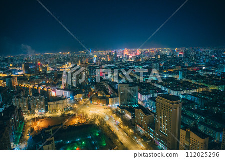 中國黑龍江省哈爾濱市龍塔夜景 112025296