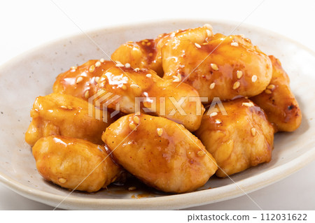 Stir-fried chicken fillet sweet and spicy 112031622