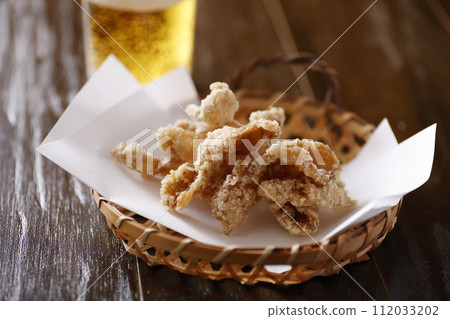 Fried young chicken skin Fried young chicken skin 112033202