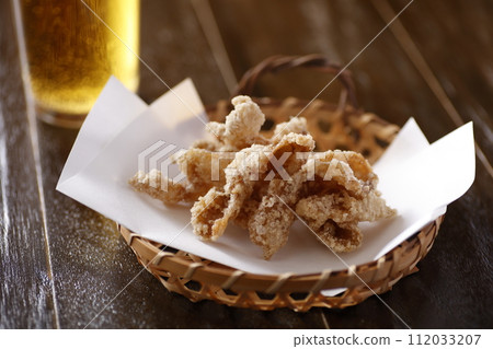 Fried young chicken skin Fried young chicken skin 112033207