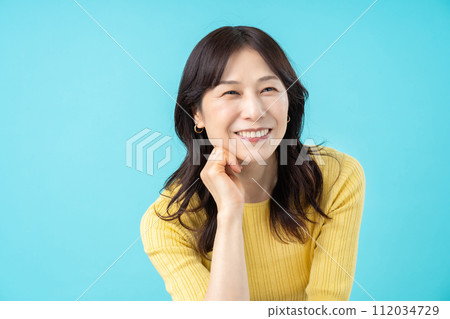 Smiling middle-aged woman, beautiful middle-aged woman, wife 112034729
