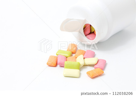 口香糖, 木糖醇, 咀嚼, 點心, 糖果, 食品, 口香糖, 容器, 塑膠容器 口香糖, 木糖醇, 咀嚼, 點心, 糖果, 食品, 口香糖, 容器, 塑膠容器 112038206
